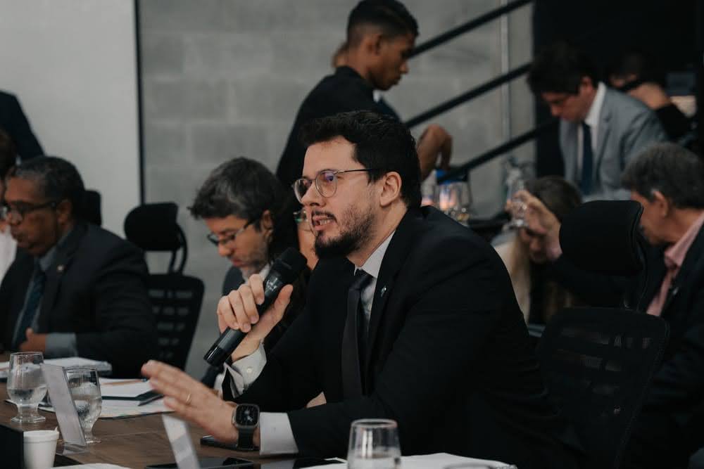 Desenvolvimento em Rede: Projetos com ICT’s para o Carro Nacional